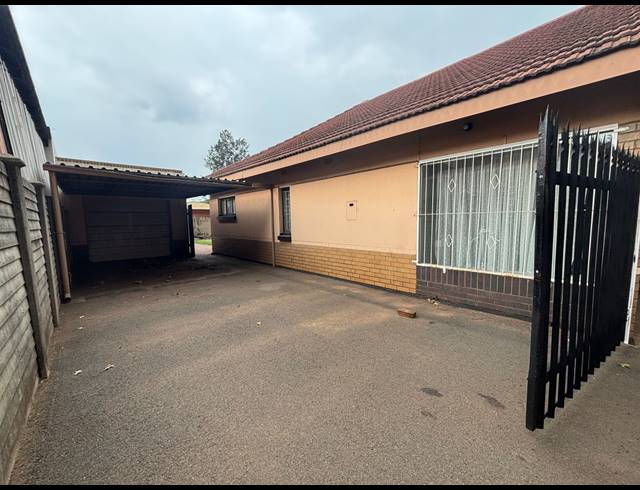 3 BEDROOM HOUSE FOR SALE IN VANDERBIJLPARK CE 1